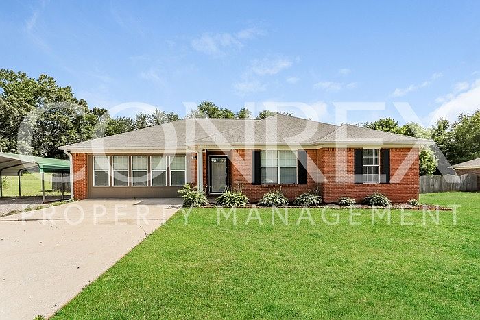 1st image of 200 Brook Wind Dr