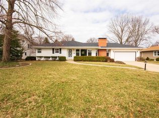 8 Prairie Haute Dr, Saint Charles, MO 63301