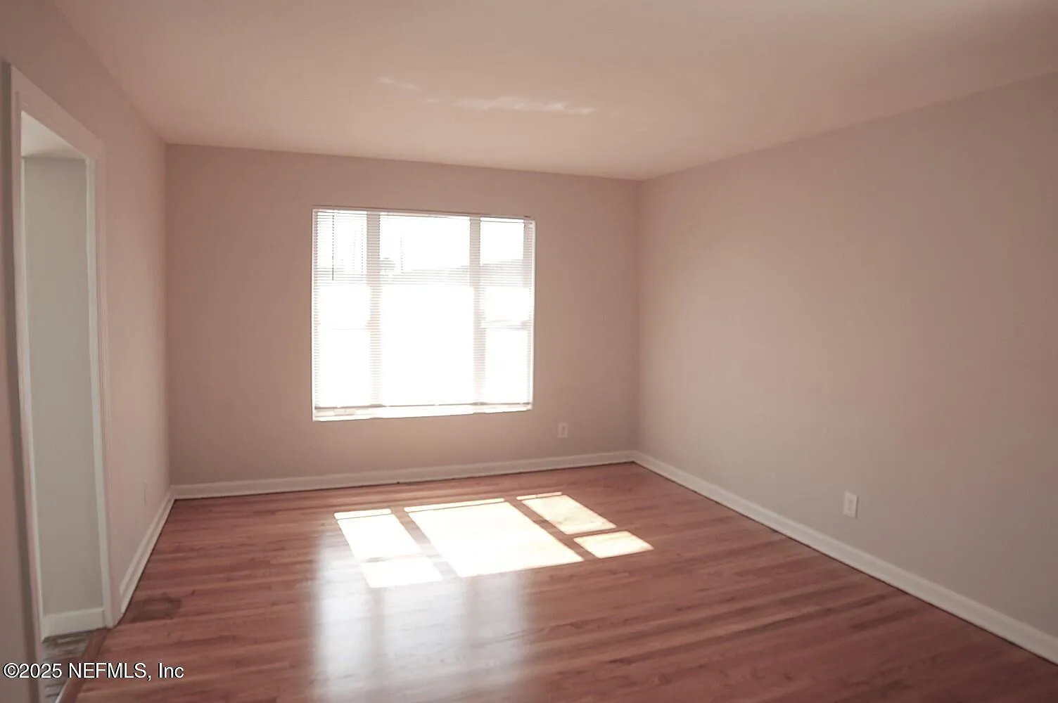 3 bed, 2.0 bath, 1340 sqft, $1,495 — Photo 3