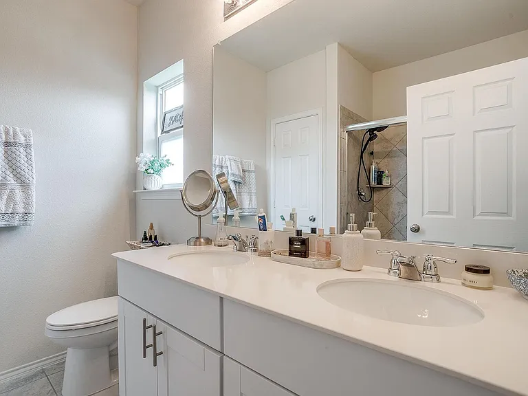 8144 Branch Hollow Trl — Photo 21