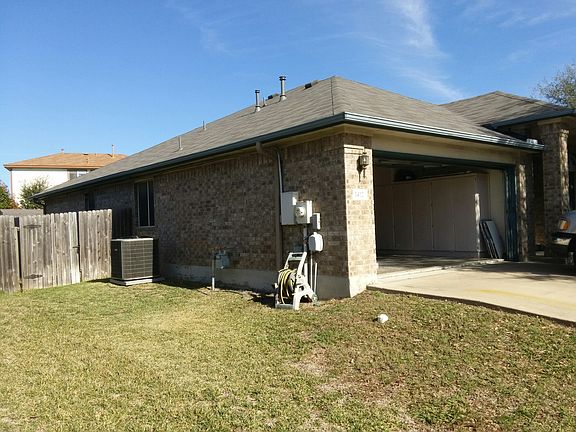 3rd image of 1412 Coral Cay Ln