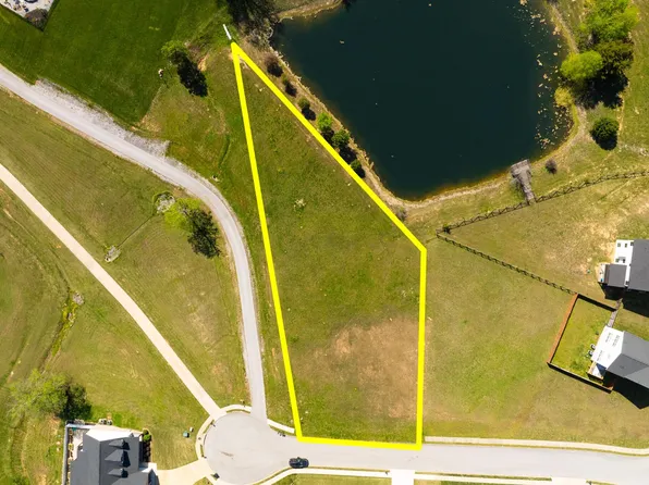 9119 Sir Boon Ct, Harrison, TN 37341