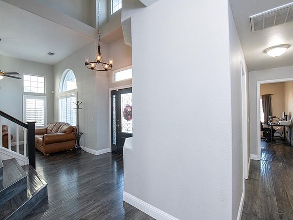 5th image of 2258 Wrenwood Ave
