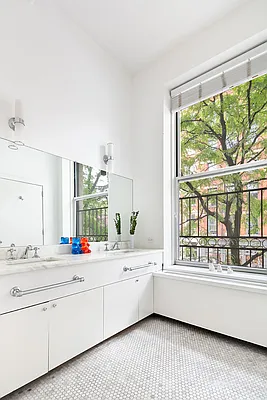 Rented by Compass | media 28