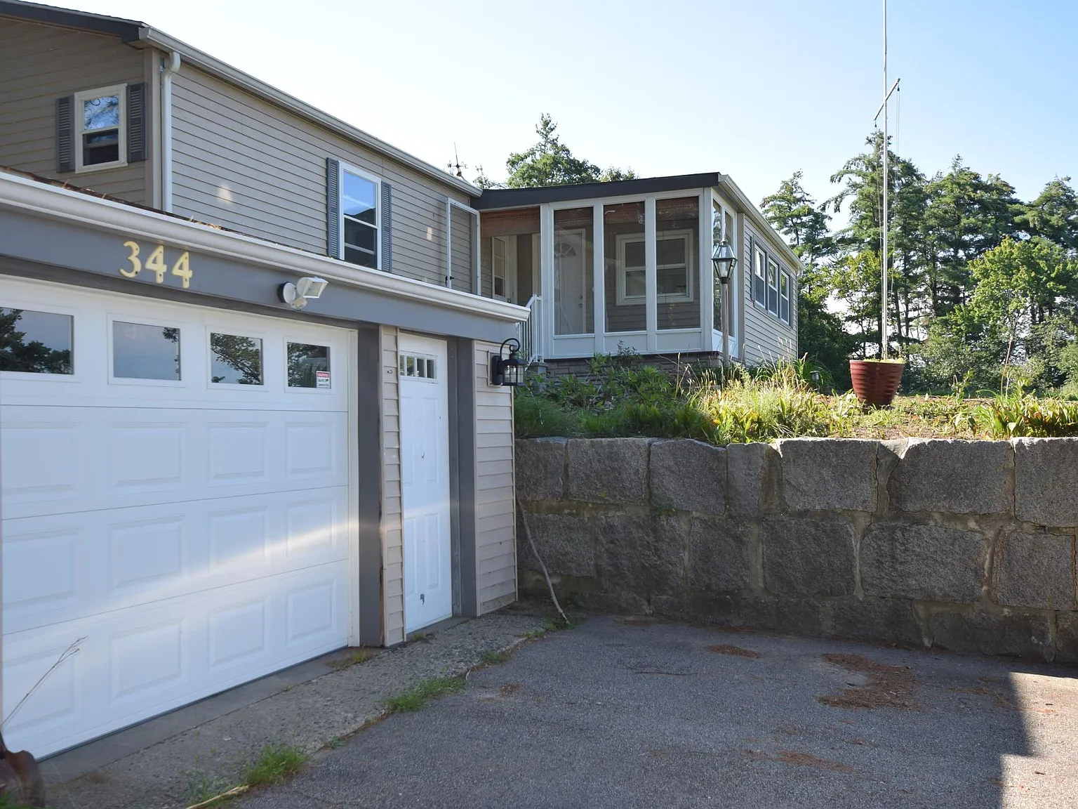 3 bed, 1.5 bath, 1154 sqft, $2,800 — Photo 3