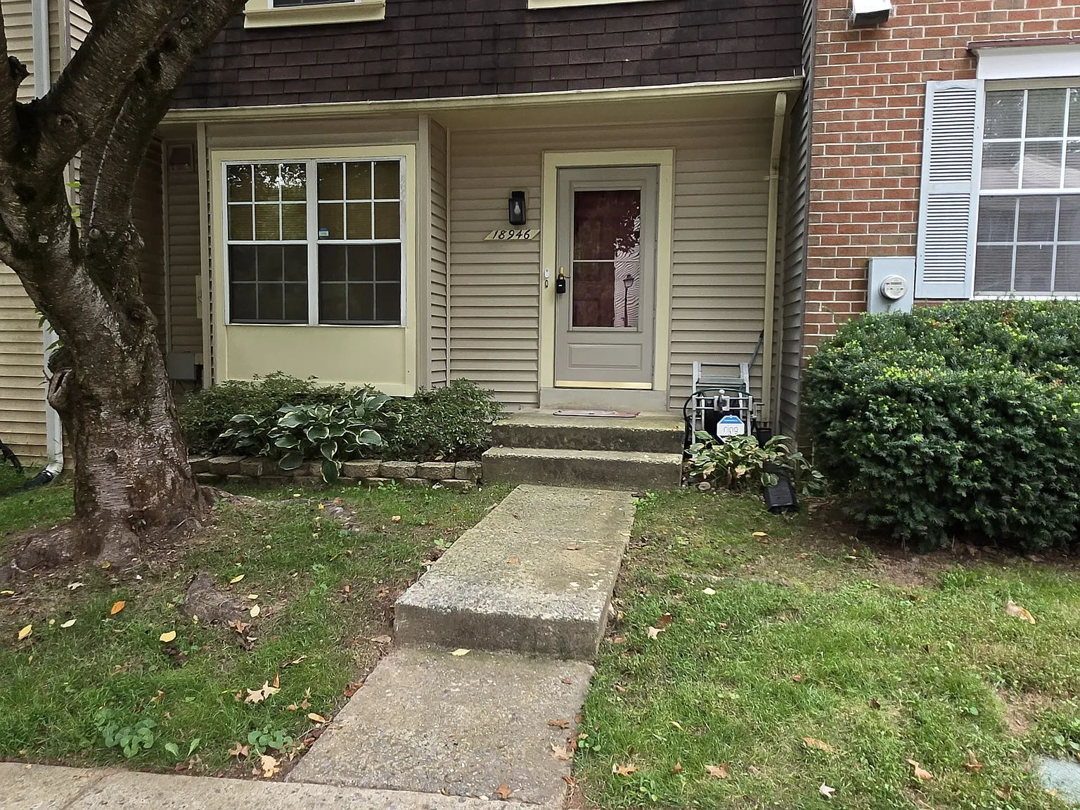 3 bed, 2.5 bath, 1344 sqft, $2,100 — Photo 1