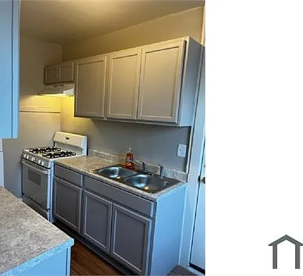 2449 W 80th St #3 — Photo 5