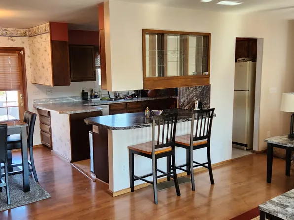 218 5th Ave NE, Cut Bank, MT 59427