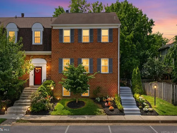 3126 Valentino Ct, Oakton, VA 22124