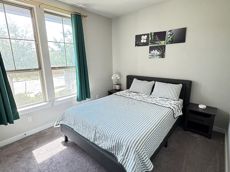 1310 Stone Manor Trl — Photo 17