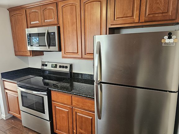 5th image of 2405 Sunny Ln APT 1