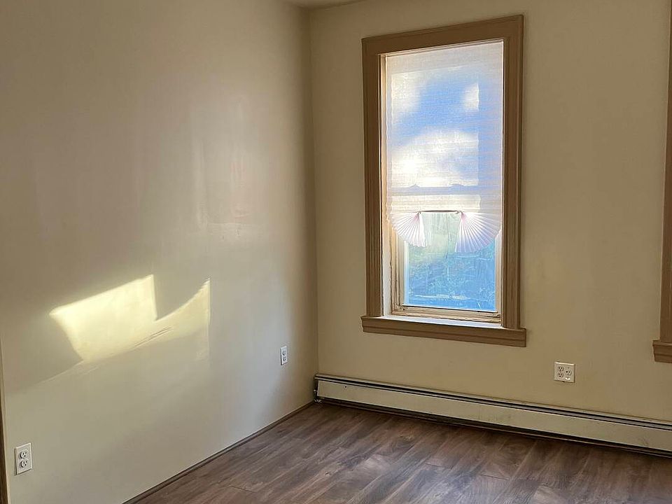 2nd image of 365 Amboy St #2F