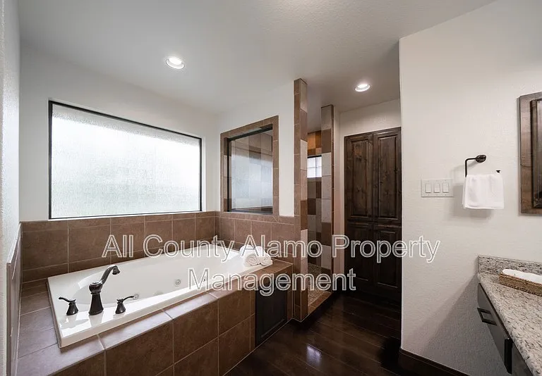 303 Schneider St — Photo 28