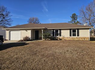411 Fieldstone Rd, Warner Robins, GA 31093