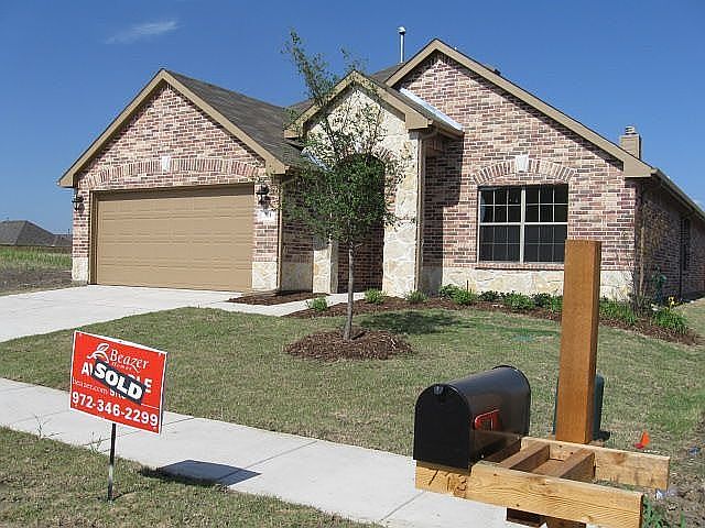 1st image of 713 Hawk Valley Dr