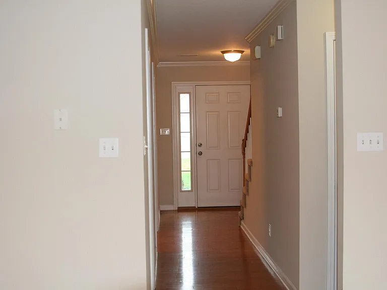541 Mountain Pass Ln — Photo 2