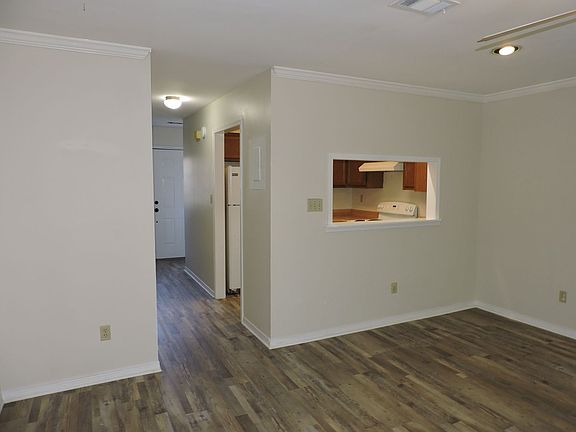 4th image of 3155C Belle Meade Dr