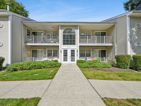 44 Spruce Ter #44, Mount Arlington, NJ 07856
