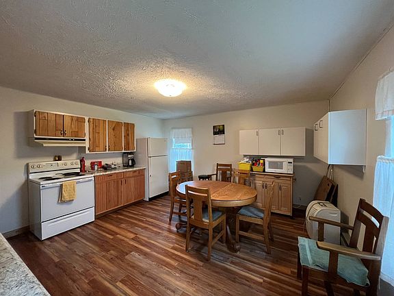 3rd image of 10 Shady Ln