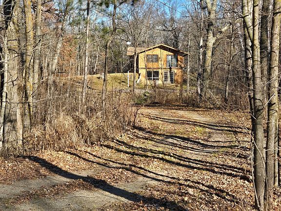 2nd image of 47802 Xylophone Rd