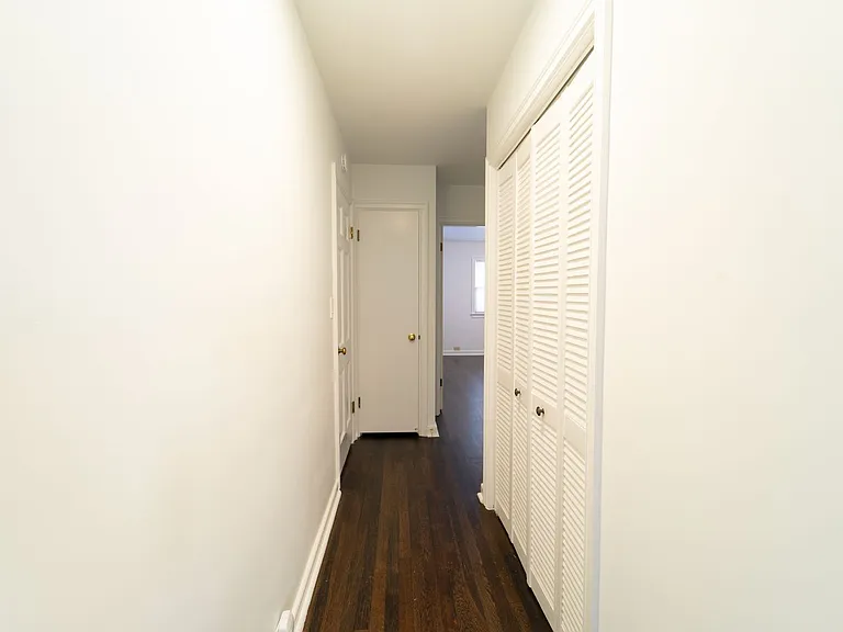 Brentwood House — Photo 55