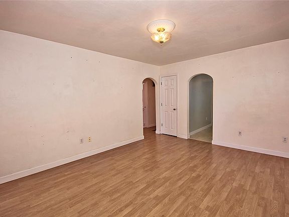4th image of 7925 Hildesheim Ave