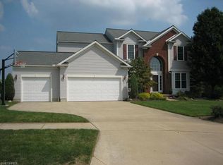 27182 Perry Cir, Olmsted Township, OH 44138