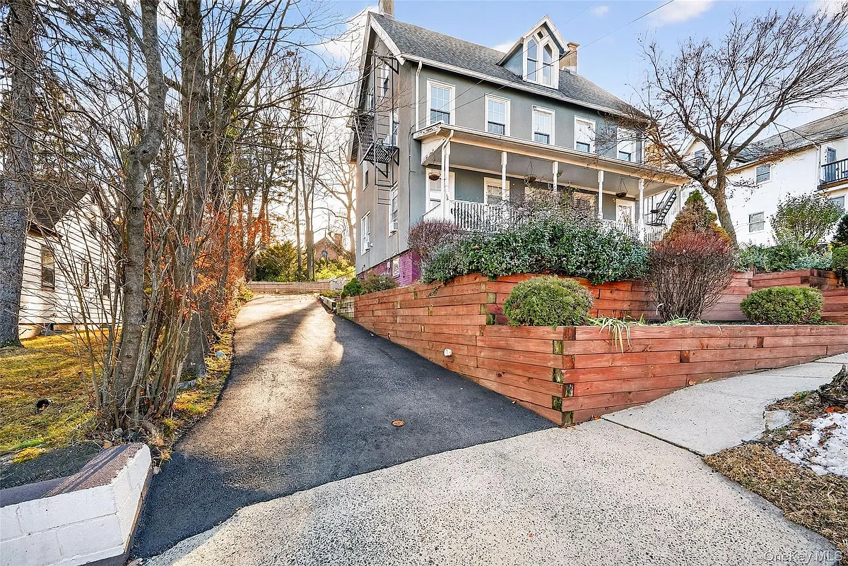 Building Photo - 21 Elysian Ave #C
