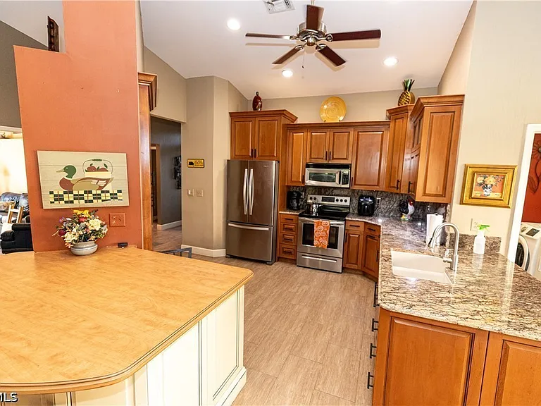 9411 Old Hickory Cir — Photo 5