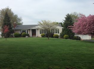 160 Fairview Dr, Neshanic Station, NJ 08853