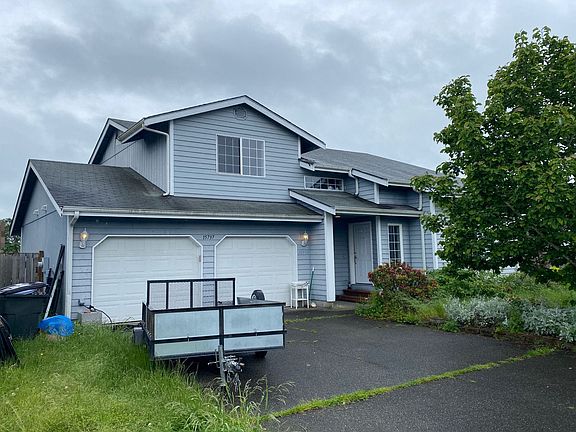 3rd image of 15737 Woodland Ct SE