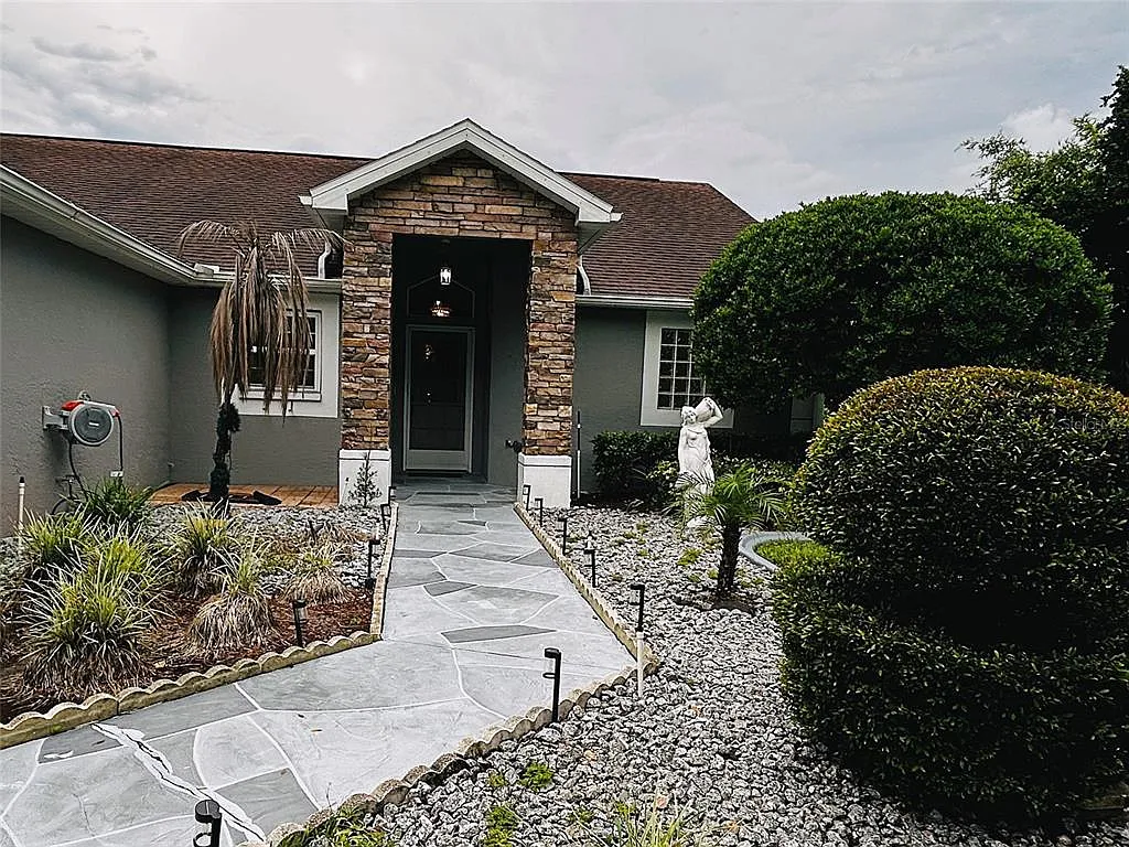 3 bed, 2.0 bath, 1450 sqft, $3,200 — Photo 3
