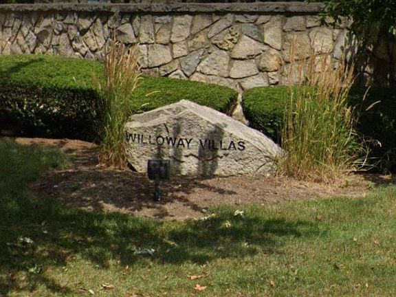 2nd image of 1963 Willoway Ct N