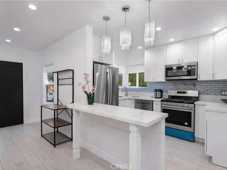 1657 S Garth Ave — Photo 9