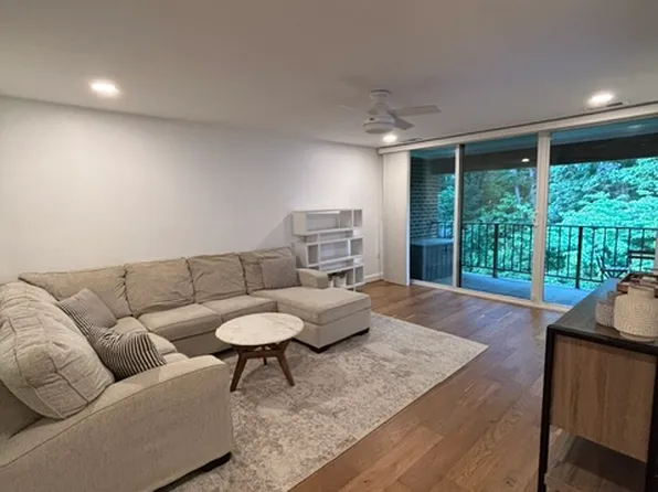 1420 Northgate Sq. #21 B, Reston, VA 20190