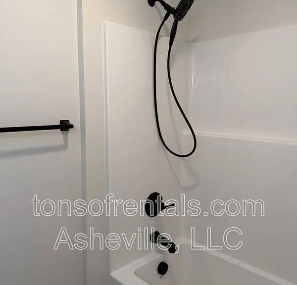6 Tracy Ln — Photo 11
