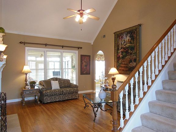 5th image of 2063 W Houston Way
