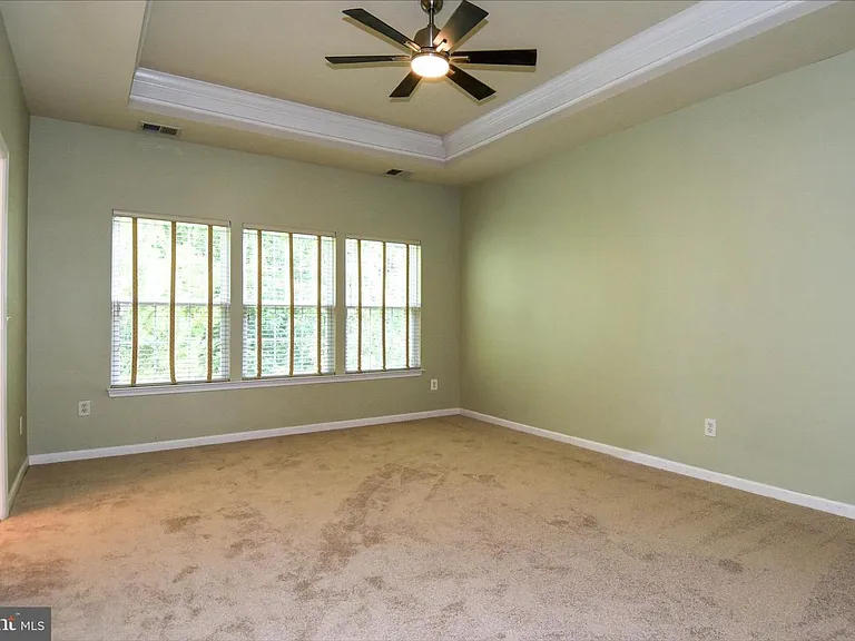 7810 Locust Leaf Ln — Photo 29