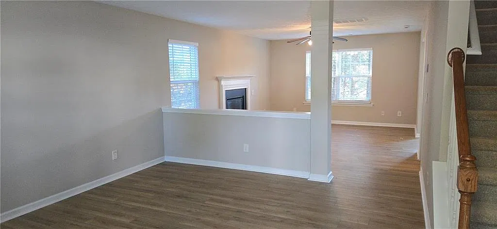 4 bed, 2.5 bath, 1982 sqft, $2,100 — Photo 3