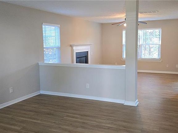 3rd image of 608 Red Oak Ct