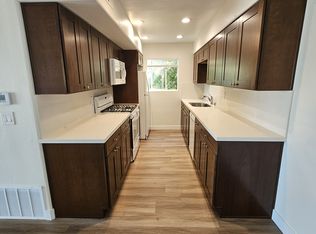 851 4th St APT E, Encinitas, CA 92024