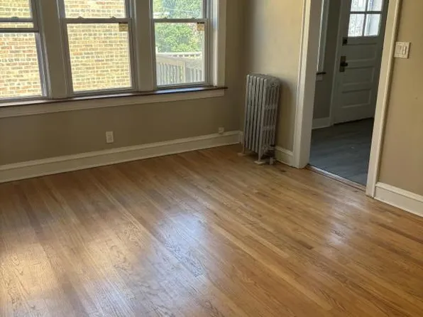 2540 E 78th St, Chicago, IL 60649