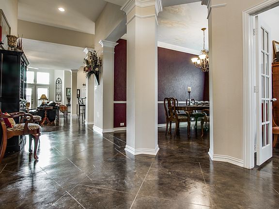 5th image of 2294 Dame Laurel Ln