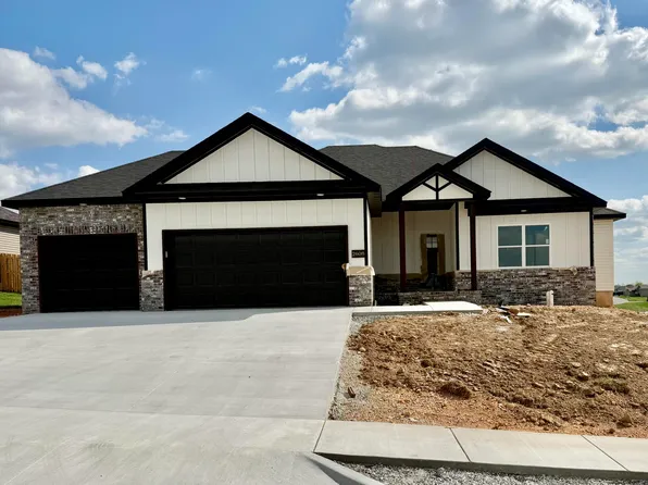 2608 W Goldfinch Drive, Ozark, MO 65721