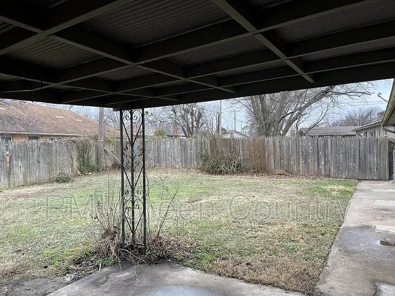 8174 E 31st Pl — Photo 18