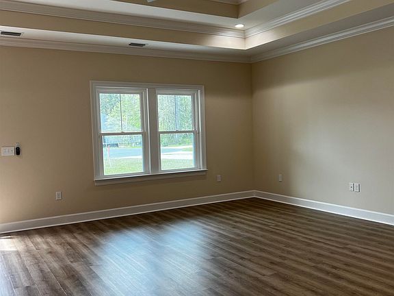 3rd image of 115 Getaway Ln