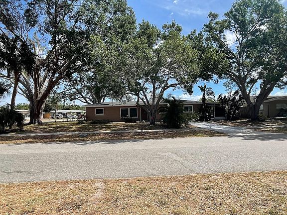 3rd image of 1517 Banyan Dr