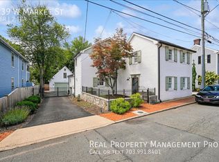 239 W Market St, Leesburg, VA 20176