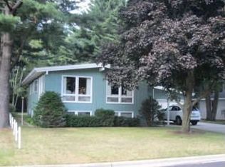 1107 Sunnyfield Ct, Marinette, WI 54143