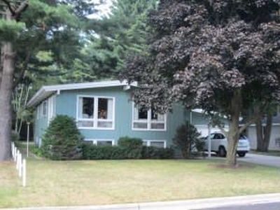 1107 Sunnyfield Ct, Marinette, WI, 54143